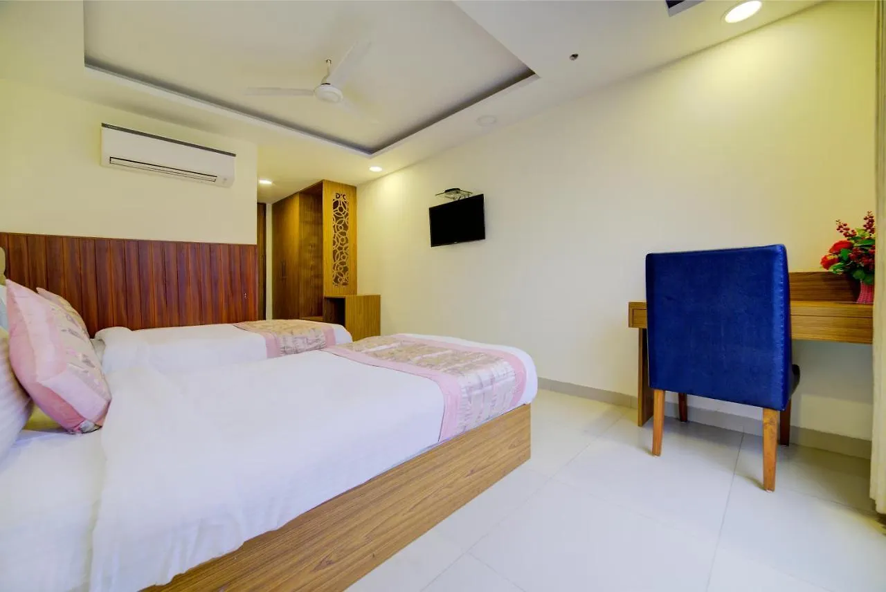 Hotel D'Capitol - Delhi Airport Nowe Delhi 4*,